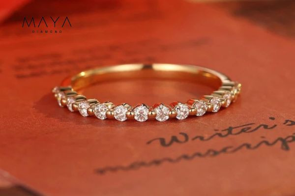 Mua nhẫn kim cương tấm nhân tạo tại Maya Diamond