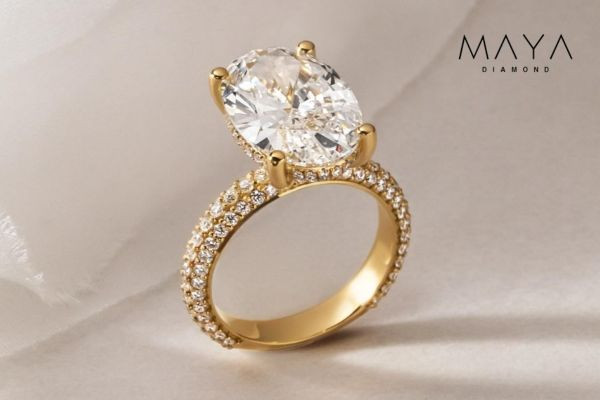 Nhẫn bản lớn đính full kim cương