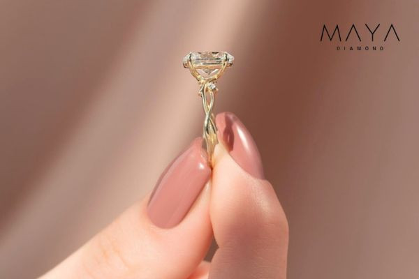 Kiểu nhẫn chấu thấp không gây vướng víu