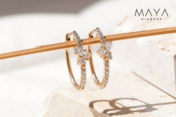 Bông tai kim cương