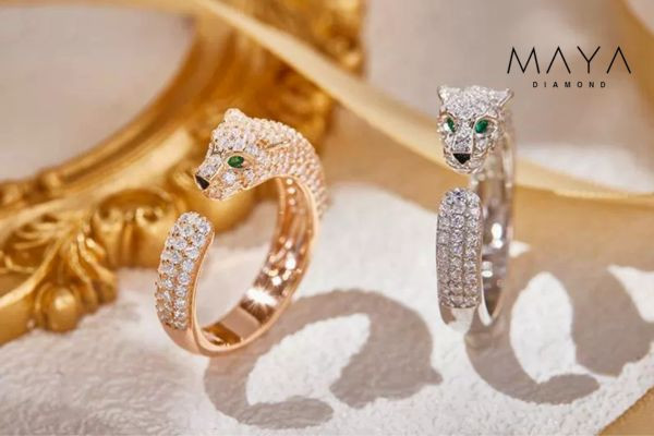 Trang sức kim cương đôi mang thông điệp thiêng liêng