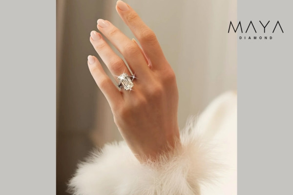 Kim cương chữ nhật xếp tầng (Emerald Cut)