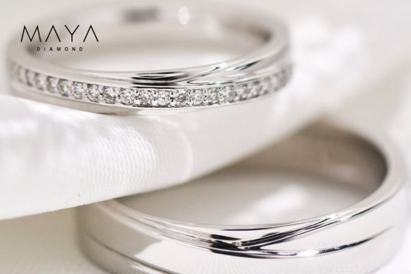 Trang sức gắn kim cương  nuôi cấy