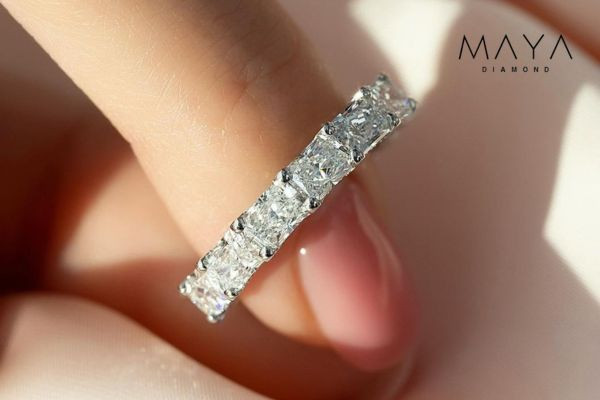 Vì sao kim cương nhân tạo có giá rẻ?