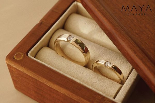 Nhẫn cưới phong cách cổ điển trở lại
