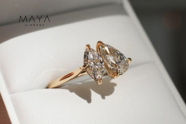 Nhẫn cưới kim cương Oval 2,5 carat